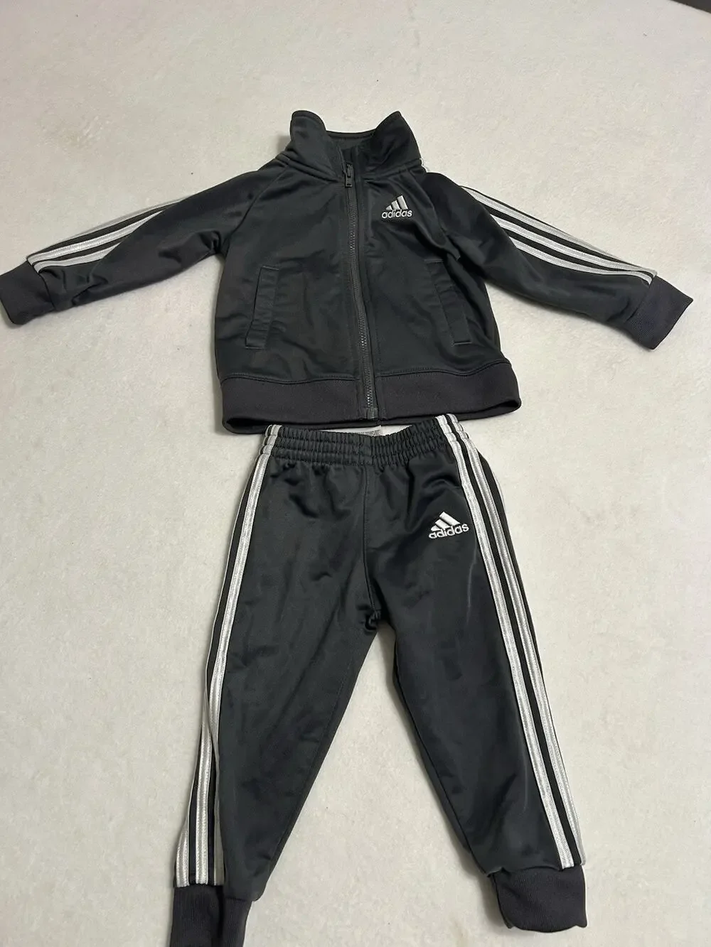 adidas Baby 2pc Track Jacket & Pants Set Gray Full Zip Logo 9-12 Months